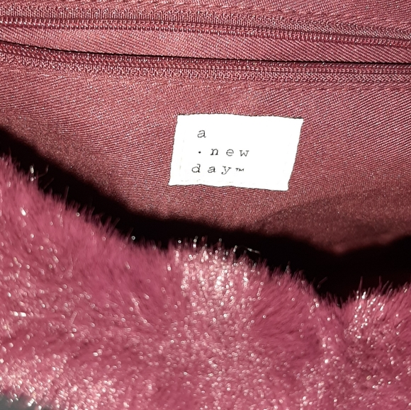 A New Day Clutch Crossbody faux Fur 10x7 - Picture 4 of 9
